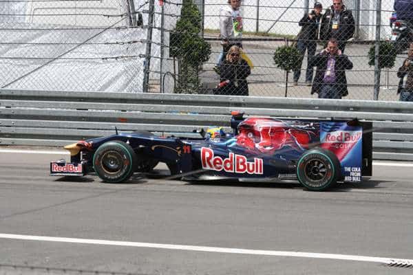 Heiratsantrag bei Formel 1 Showevent