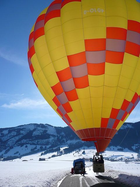 antrag-im-heiszluftballon