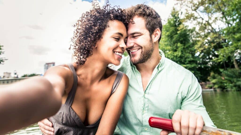 Heiratsantrag Idee für draußen – Die Bootsfahrt